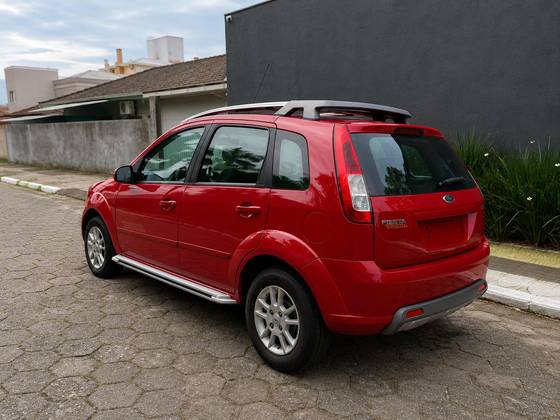 FORD FIESTA 1.0 MPI TRAIL HATCH 8V FLEX 4P MANUAL